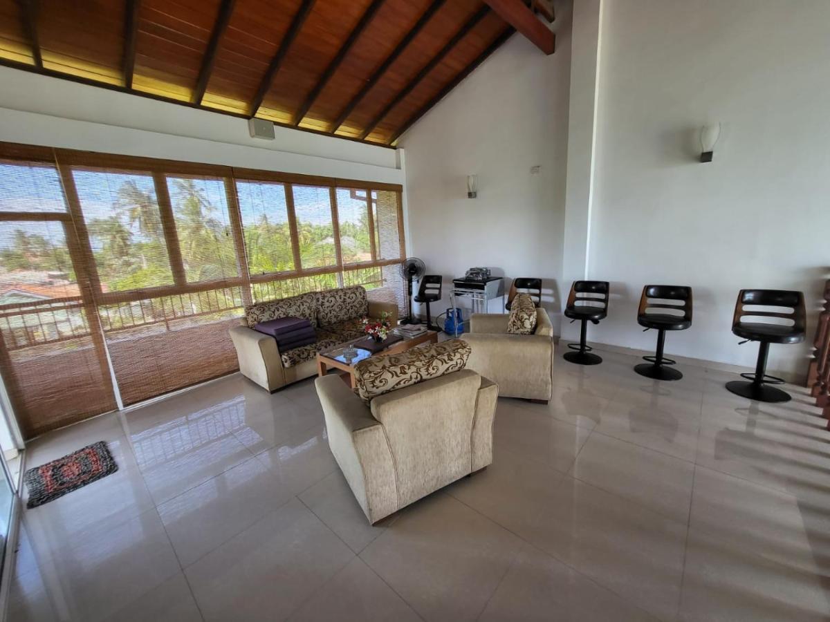 Rainbow Lagoon Resort Negombo Esterno foto
