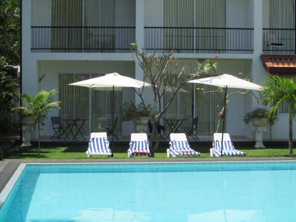 Rainbow Lagoon Resort Negombo Esterno foto